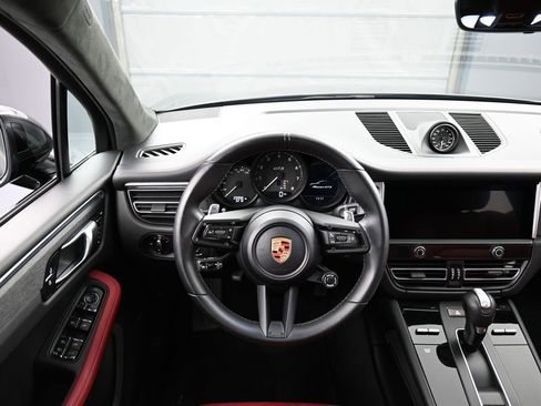 Certified 2023 Porsche Macan GTS image 18