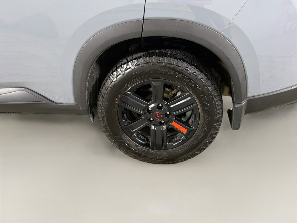 Used 2025 Nissan Rogue SV AWD/4WD image 32