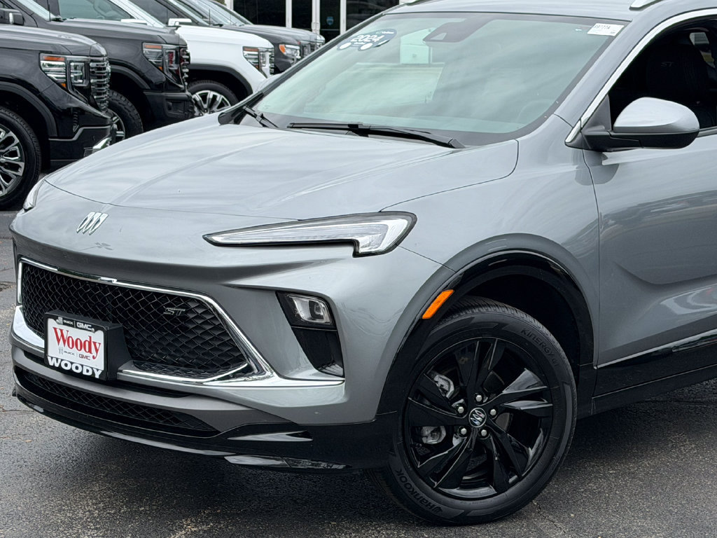 Certified 2024 Buick Encore GX Sport Touring FWD image 4