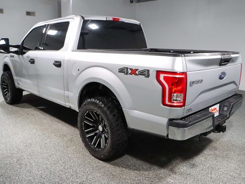 Used 2015 Ford F150 XLT image 9