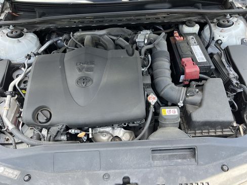 Used 2018 Toyota Camry XSE FWD image 33