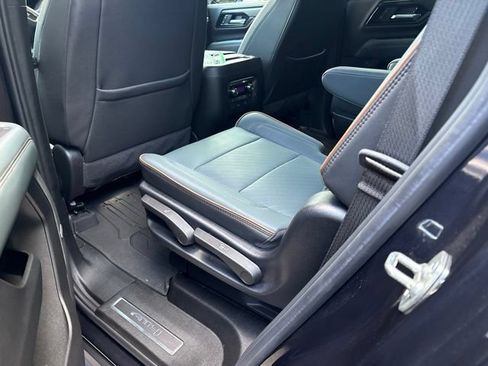 Used 2025 GMC Yukon AT4 w/ AT4 Premium Plus Package AWD/4WD image 7