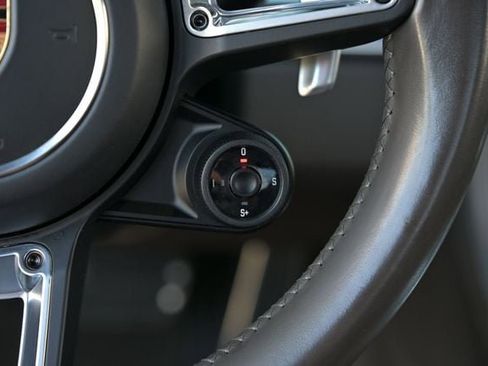 Used 2017 Porsche 911 Carrera image 39