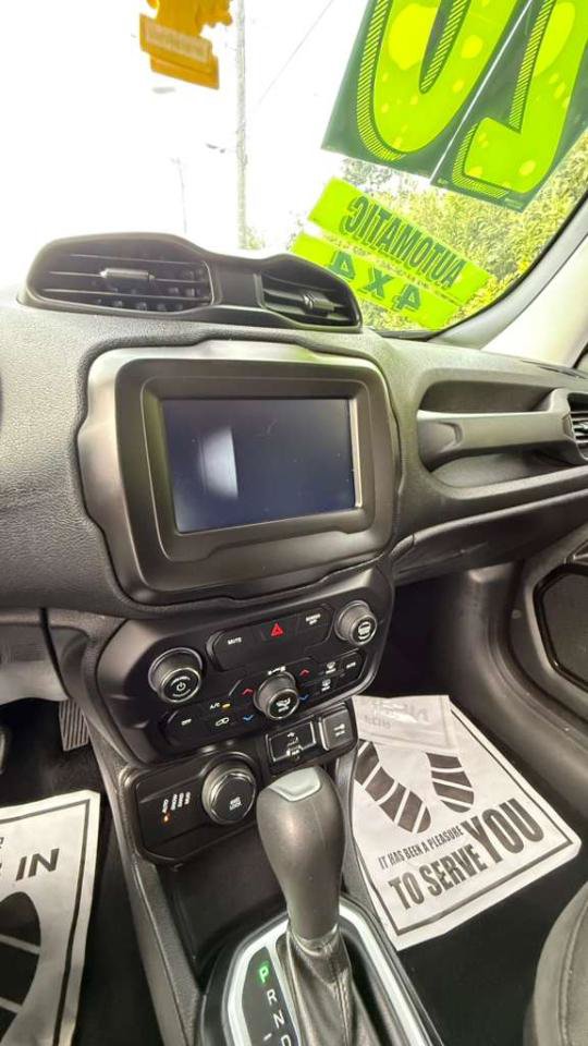 Used 2020 Jeep Renegade Altitude AWD/4WD image 8
