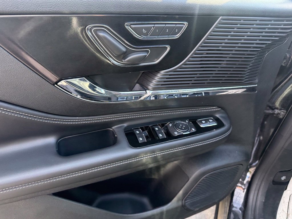Certified 2022 Lincoln Corsair Reserve AWD/4WD image 9