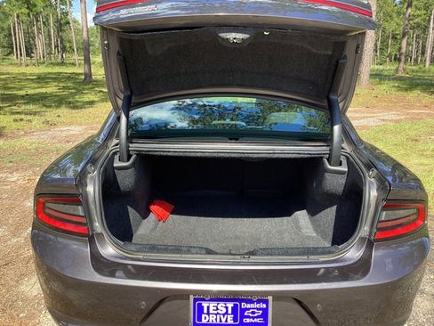 Used 2022 Dodge Charger SXT image 9
