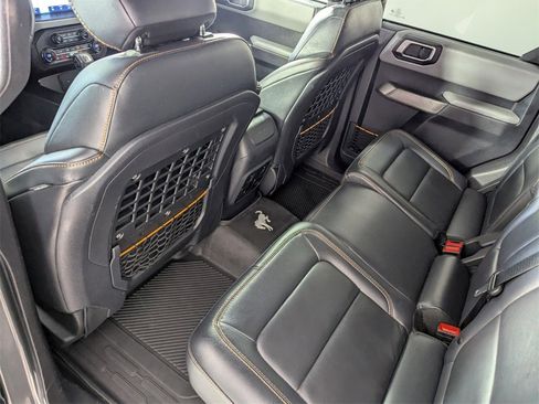 Used 2023 Ford Bronco Badlands image 15