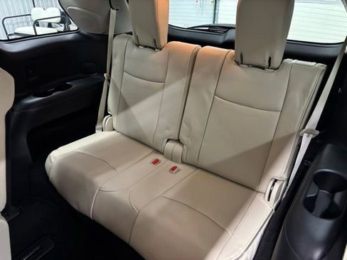Used 2024 Volkswagen Atlas SE AWD/4WD image 12