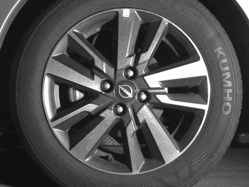 Used 2025 Nissan Versa SV FWD image 12