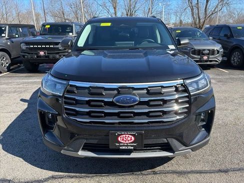 New 2026 Ford Explorer Active w/ Active Comfort Package image 2