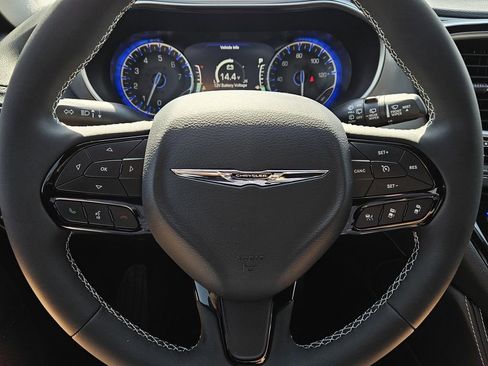 New 2026 Chrysler Pacifica Limited image 21