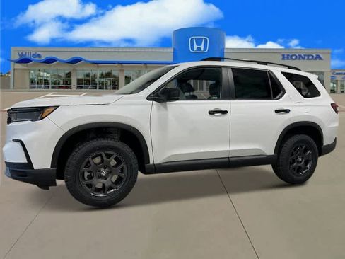 New 2025 Honda Pilot TrailSport image 2