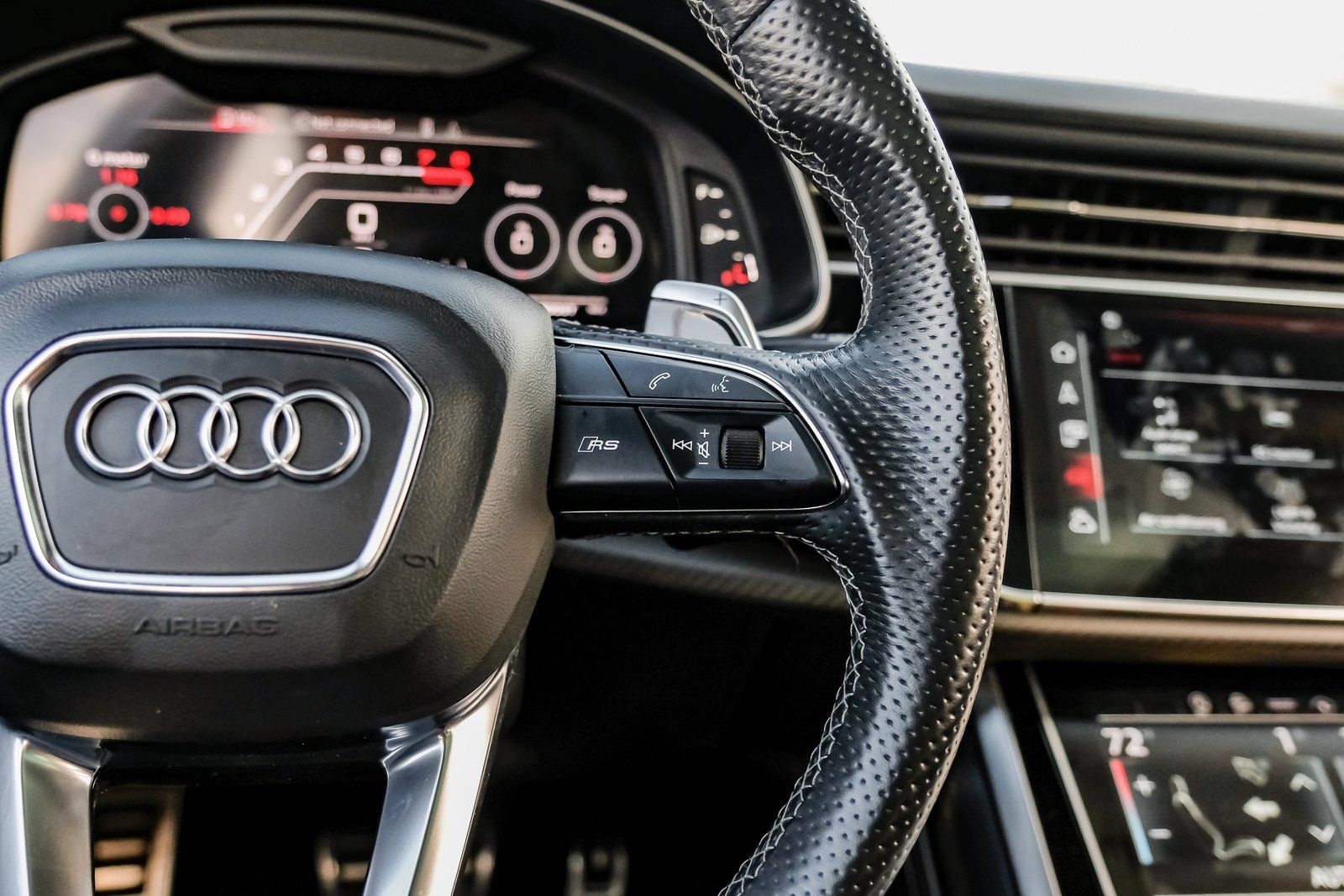 Used 2022 Audi RS Q8 AWD/4WD image 22