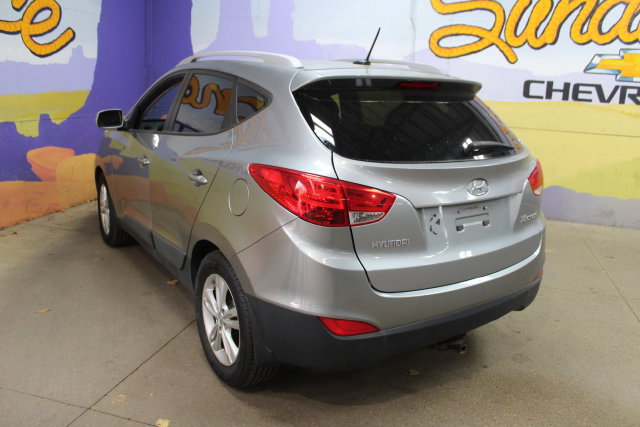 Used 2011 Hyundai Tucson GLS FWD image 6