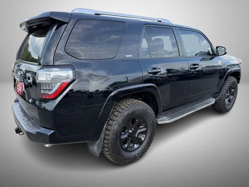 Used 2018 Toyota 4Runner SR5 Premium RWD image 3