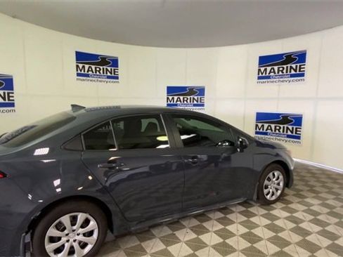 Used 2025 Toyota Corolla LE image 2