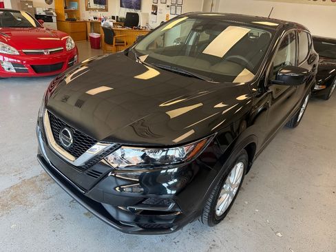 Used 2022 Nissan Rogue Sport S FWD image 5