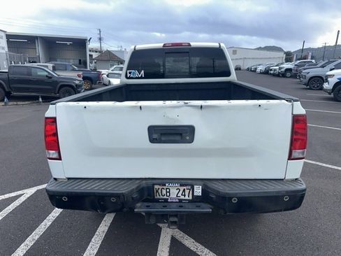 Used 2015 Nissan Titan SV w/ SV Value Truck Package image 4