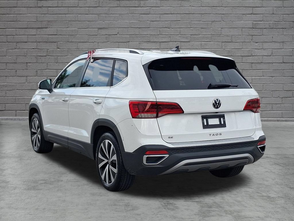 Used 2023 Volkswagen Taos SE FWD image 5