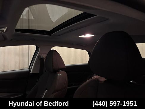 Used 2025 Hyundai Elantra SEL FWD image 21