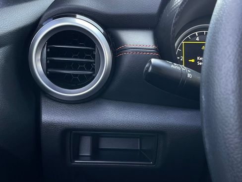 Used 2020 Nissan Versa SR FWD image 13