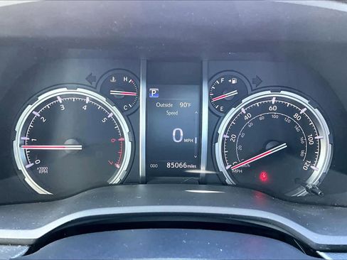 Used 2021 Toyota 4Runner TRD Off-Road Premium AWD/4WD image 24