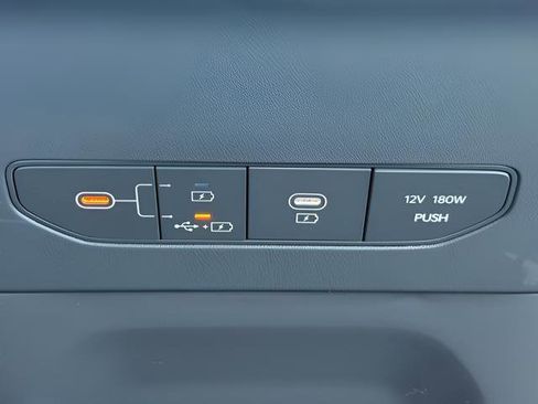 Used 2026 Kia EV9 Land image 23