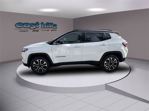 Certified 2022 Jeep Compass Limited w/ Sun and Sound Group image 6