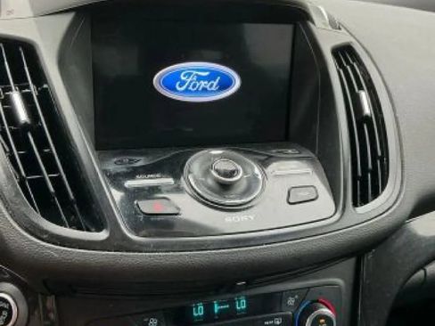 Used 2017 Ford Escape Titanium FWD image 6