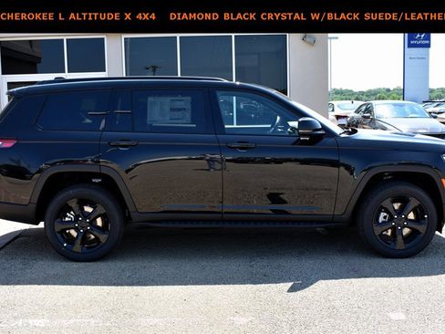 New 2025 Jeep Grand Cherokee L Altitude image 2