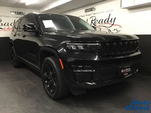 Used 2022 Jeep Grand Cherokee L Limited w/ Black Appearance Package AWD/4WD image 3