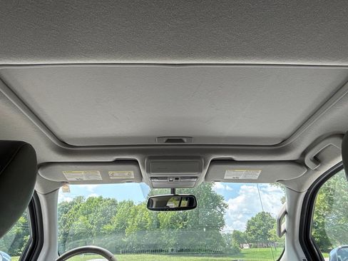 Used 2019 Nissan Frontier SL AWD/4WD image 16