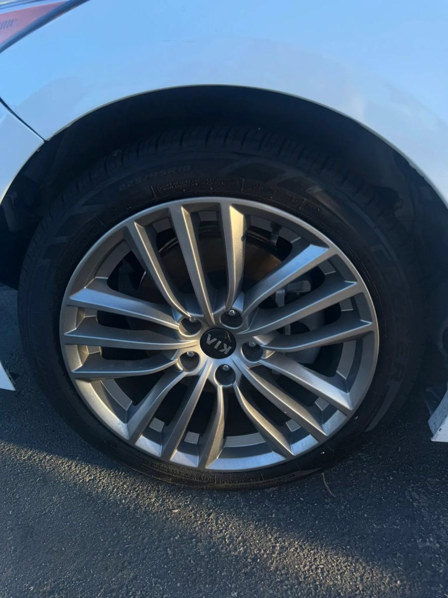 Used 2018 Kia Stinger RWD image 8