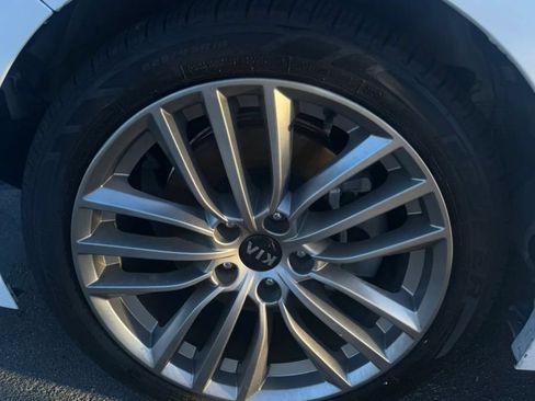 Used 2018 Kia Stinger RWD image 8