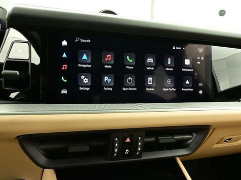 Certified 2024 Porsche Cayenne image 10