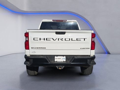 Used 2023 Chevrolet Silverado 1500 Custom Trail Boss w/ LPO, Dark Essentials Package image 4