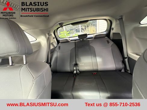 Used 2022 Toyota Sienna XLE AWD/4WD image 36