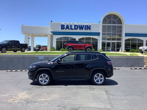 Used 2023 Jeep Compass Latitude w/ Sun and Sound Group image 4