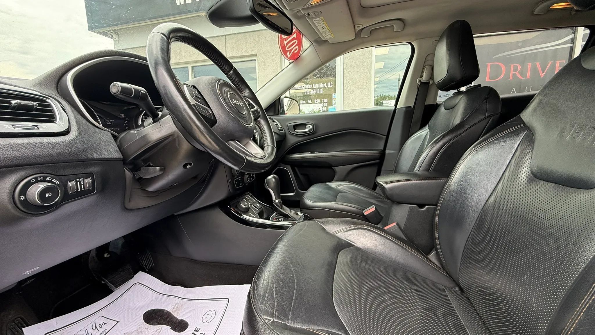 Used 2018 Jeep Compass Limited w/ Navigation Group AWD/4WD image 9