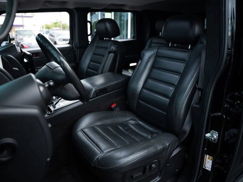 Used 2005 HUMMER H2 w/ Preferred Equipment Group AWD/4WD image 25