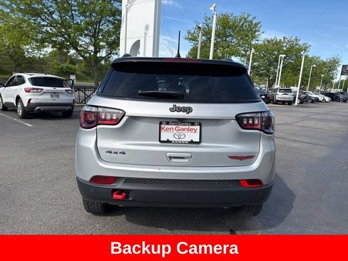 Used 2025 Jeep Compass Trailhawk AWD/4WD image 6