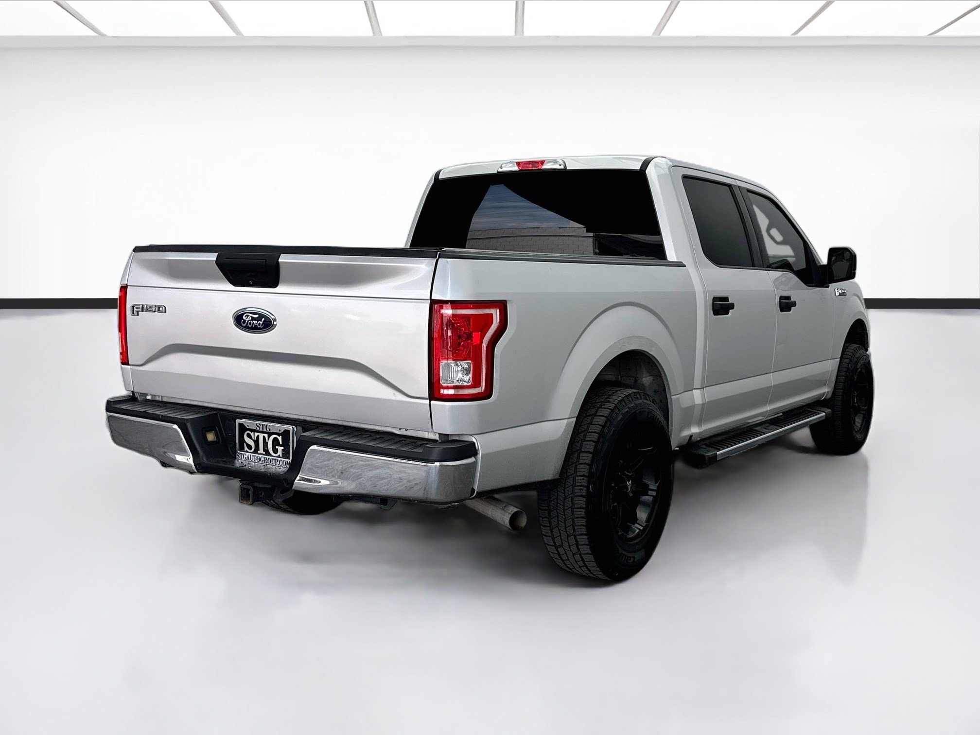 Used 2017 Ford F150 XLT RWD image 4