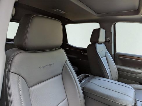 New 2026 GMC Sierra 1500 Denali w/ Denali Reserve Package image 18