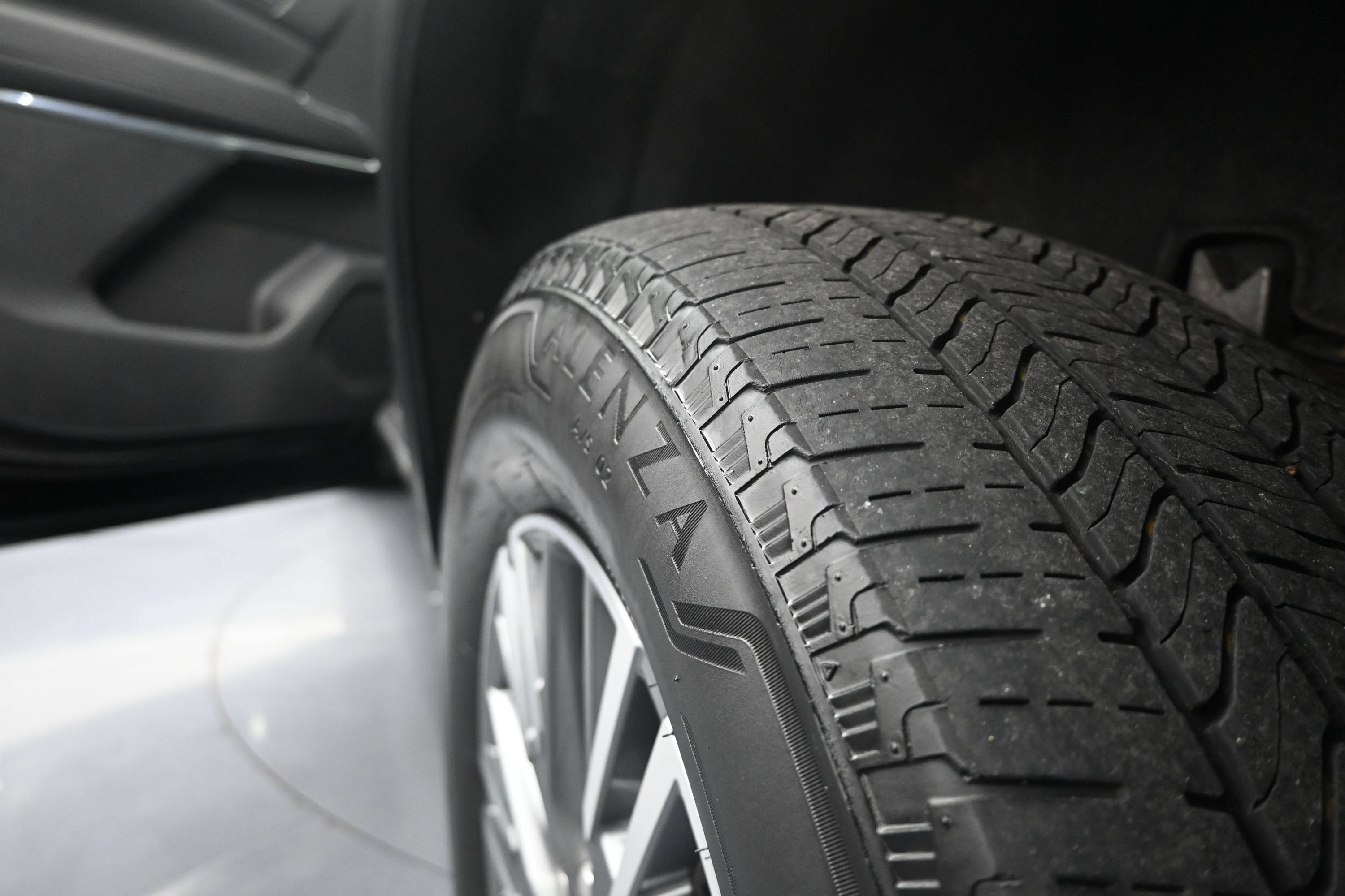 Certified 2024 Chevrolet Traverse LS FWD image 37