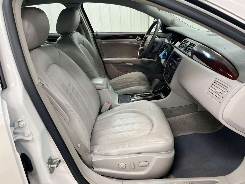 Used 2011 Buick Lucerne CXL FWD image 20