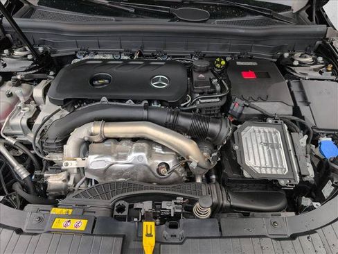 Used 2026 Mercedes-Benz GLB 250 4MATIC image 26