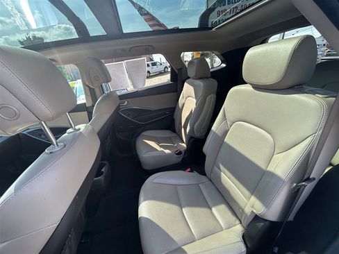 Used 2017 Hyundai Santa Fe Limited FWD image 31
