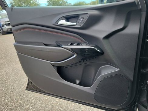 New 2026 Chevrolet Trax RS w/ Sunroof Package image 18