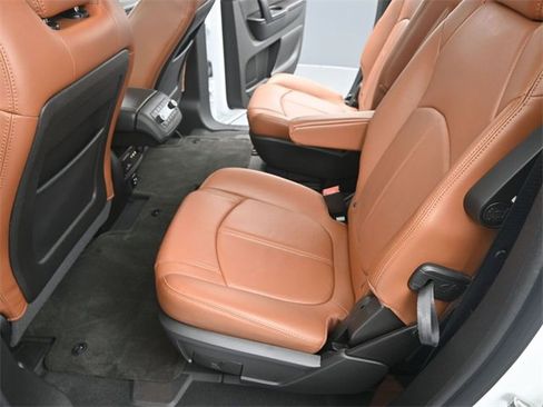 Used 2017 Chevrolet Traverse LT image 23
