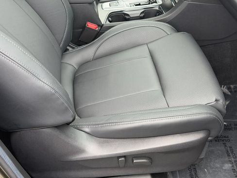Used 2025 Subaru Ascent Limited AWD/4WD image 15